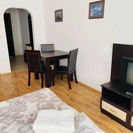 Pine Aparthotel